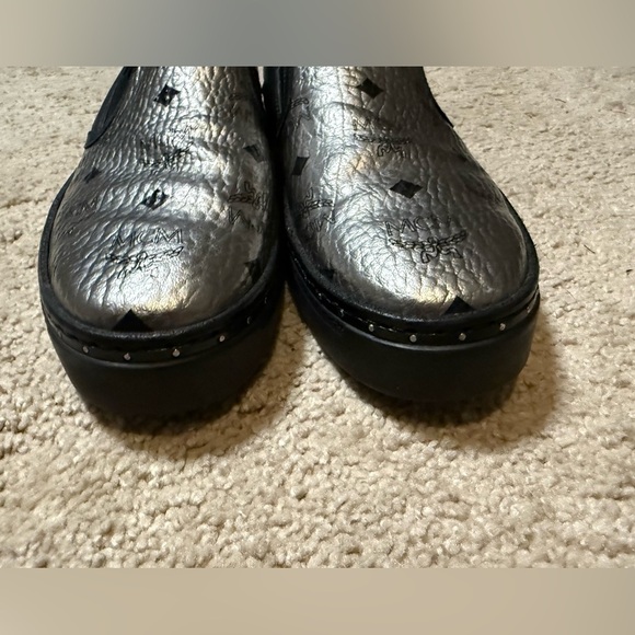 MCM Men's Metallic and Black Loafers - Picture 2 of 8